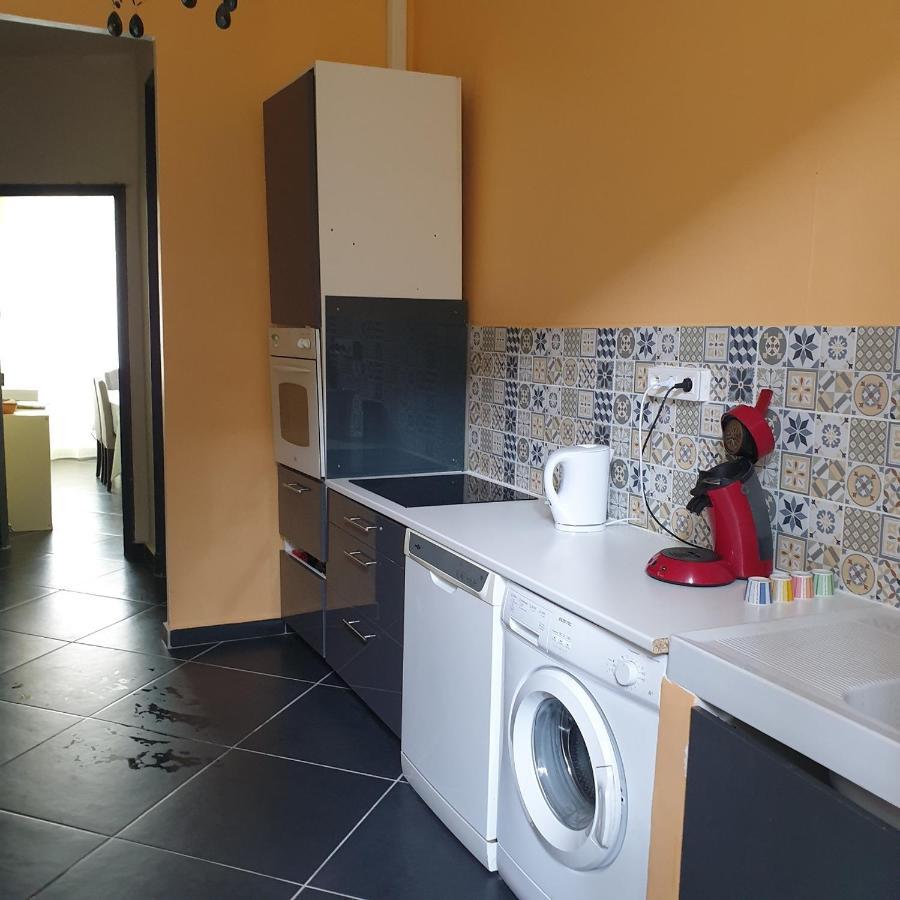 Appartement Intra Muros 8 Personnes Climatise Wifi Stationnement Facile Avignon Exterior photo