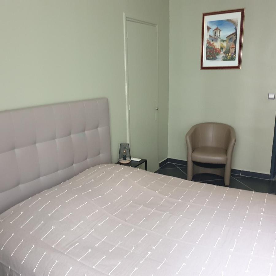 Appartement Intra Muros 8 Personnes Climatise Wifi Stationnement Facile Avignon Exterior photo